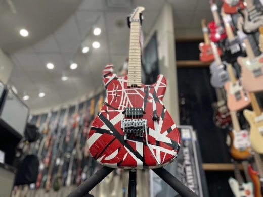 FENDER MONTH - EVH STRIPE SERIES 2